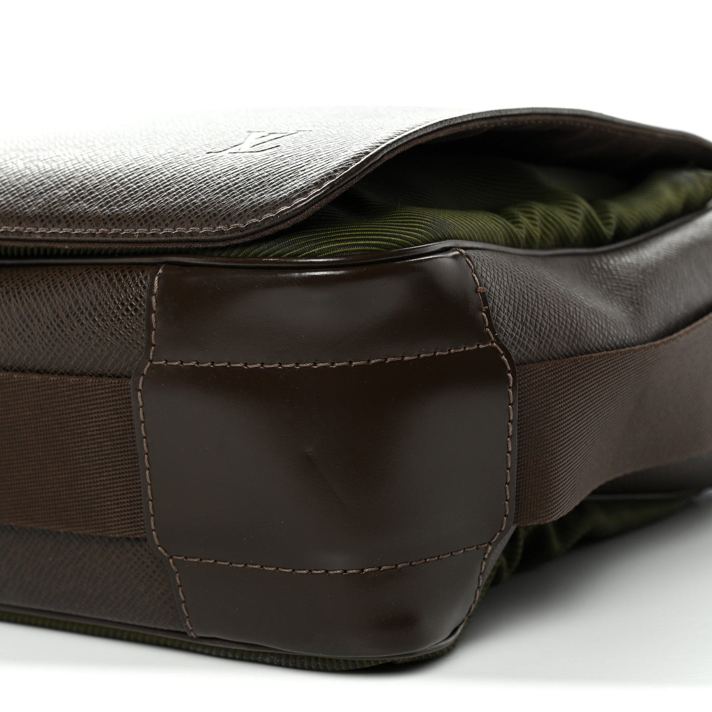 LOUIS VUITTON TAIGA ANDREI MESSENGER BAG GRIZZLI
