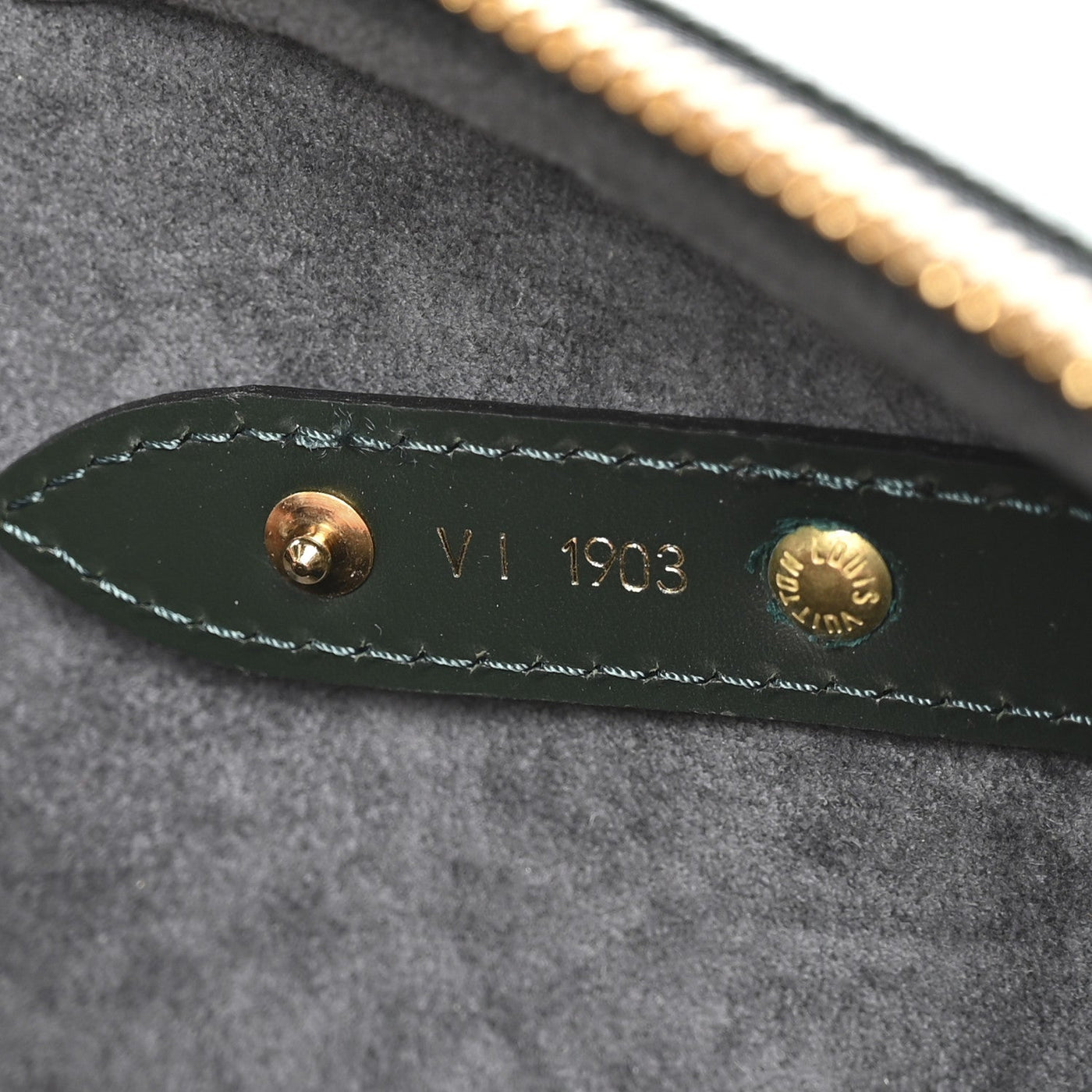 LOUIS VUITTON TAIGA HELANGA 1 POCHE EPICEA