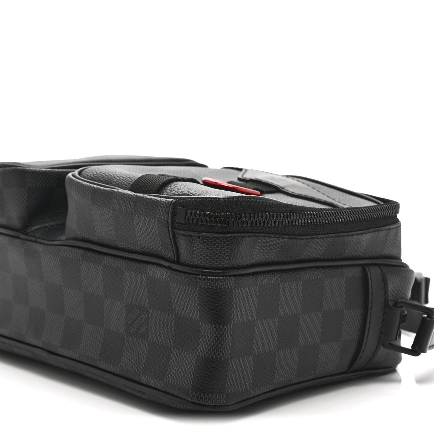 LOUIS VUITTON DAMIER GRAPHITE UTILITY MESSENGER