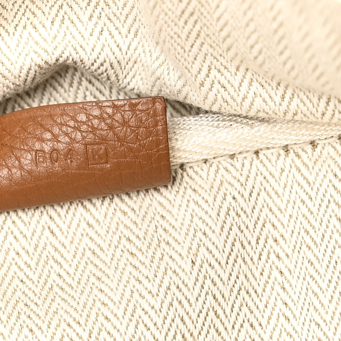 LOUIS VUITTON TOILE TAURILLON CLEMENCE VICTORIA II 43 GOLD