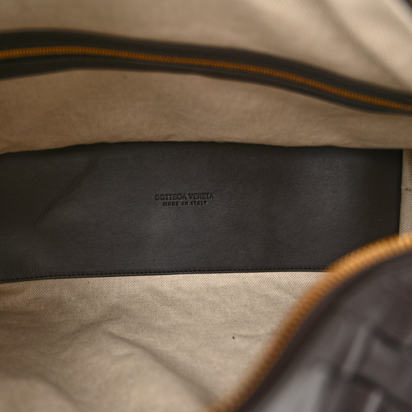 BOTTEGA VENETA NAPPA INTRECCIATO MEDIUM LOOP WEEKENDER BAG FONDANT