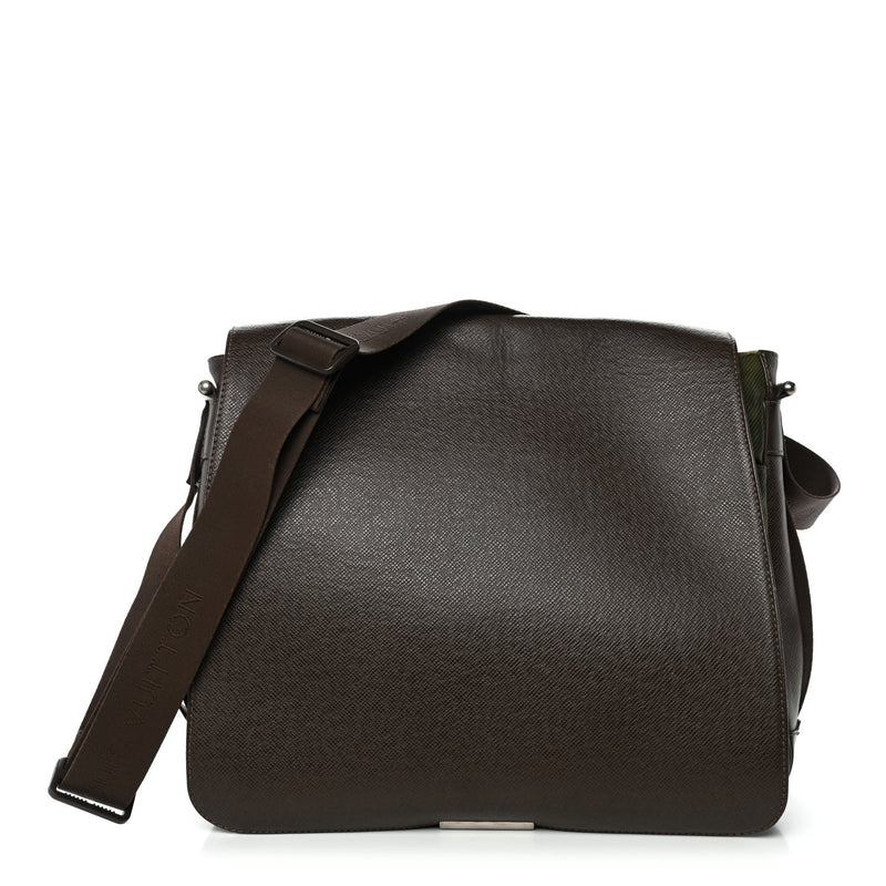 LOUIS VUITTON TAIGA ANDREI MESSENGER BAG GRIZZLI
