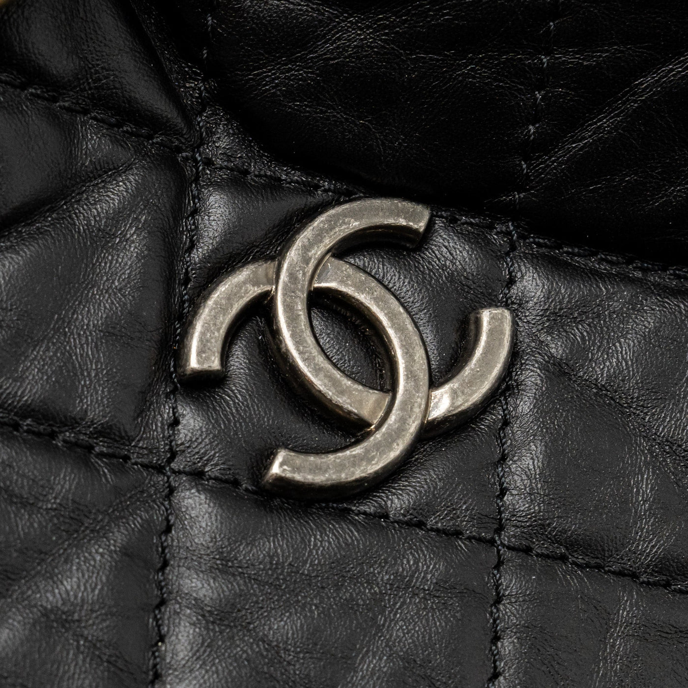 CHANEL SMALL GABRIELLE BACKPACK CALFSKIN BLACK MULTICOLOUR HARDWARE (MICROCHIP)