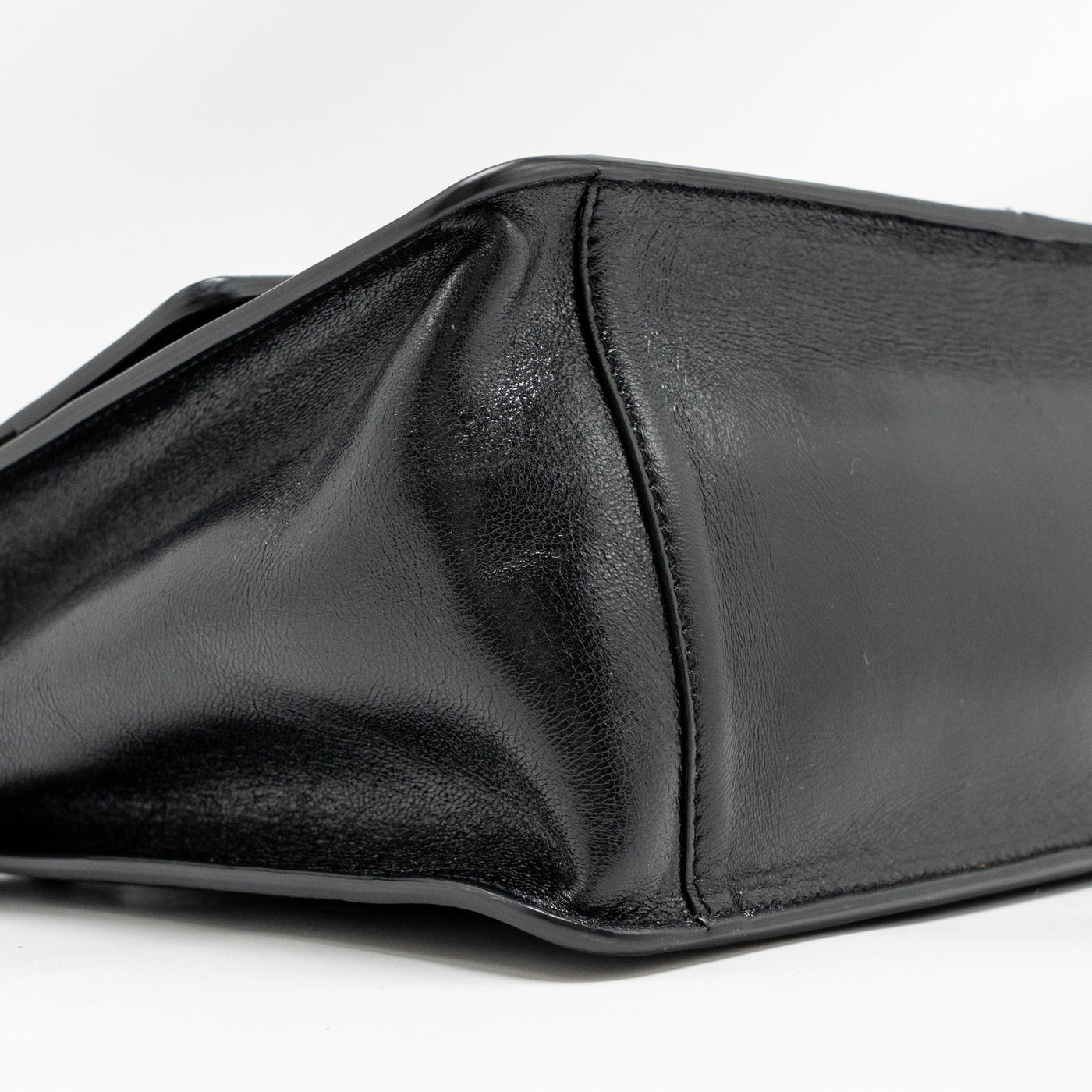 FENDI KAN U SHOULDER BAG LEATHER BLACK GHW