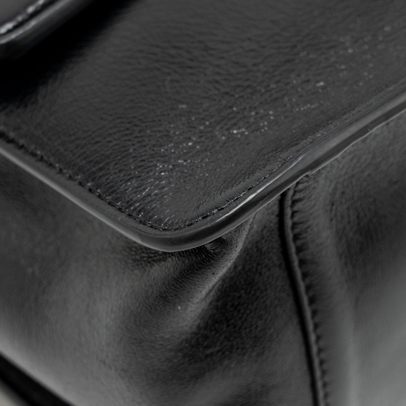 FENDI KAN U SHOULDER BAG LEATHER BLACK GHW