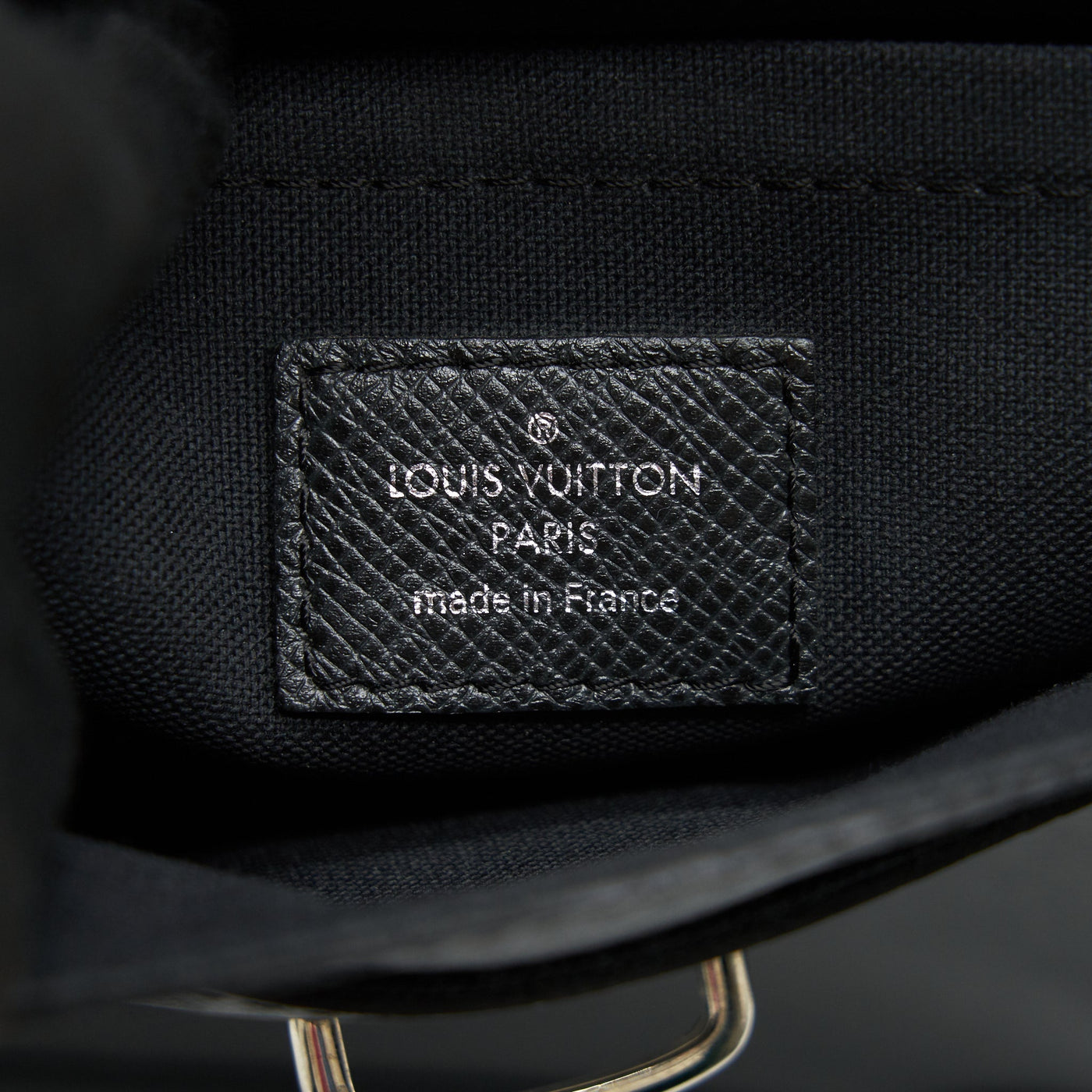 LOUIS VUITTON MEN'S MESSENGER BAG IN BLACK