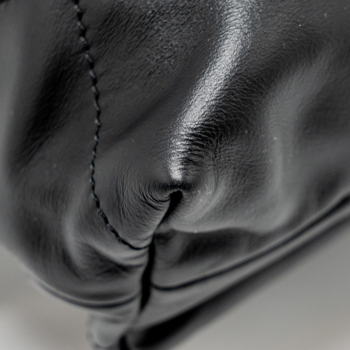CHANEL 22 BACKPACK WHITE LETTER LOGO SHINY CALFSKIN BLACK GHW (MICROCHIP)