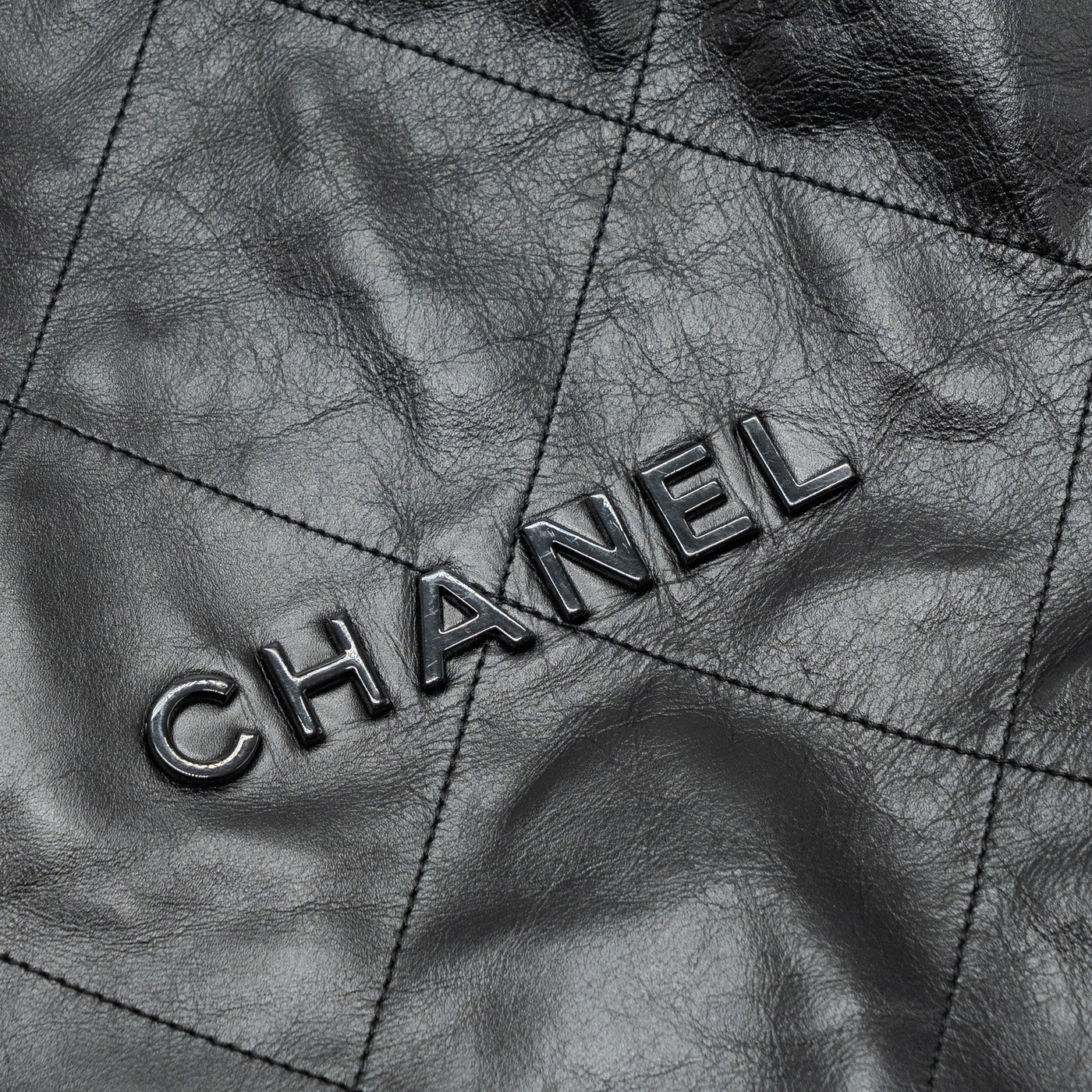 CHANEL 22 BACKPACK CALFSKIN SO BLACK / BLACK HARDWARE (MICROCHIP)