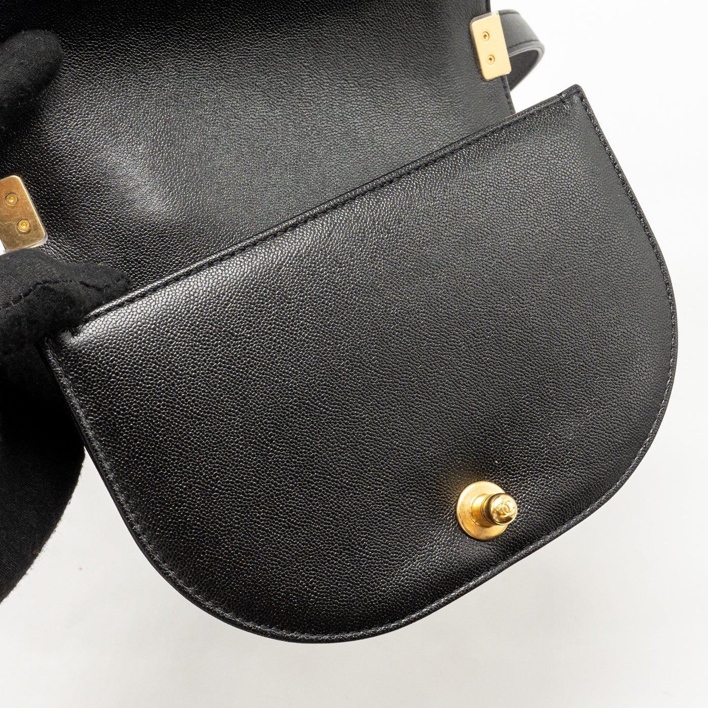 CHANEL 22A ROUND BOY MESSENGER BAG CAVIAR BLACK GHW (MICROCHIP)
