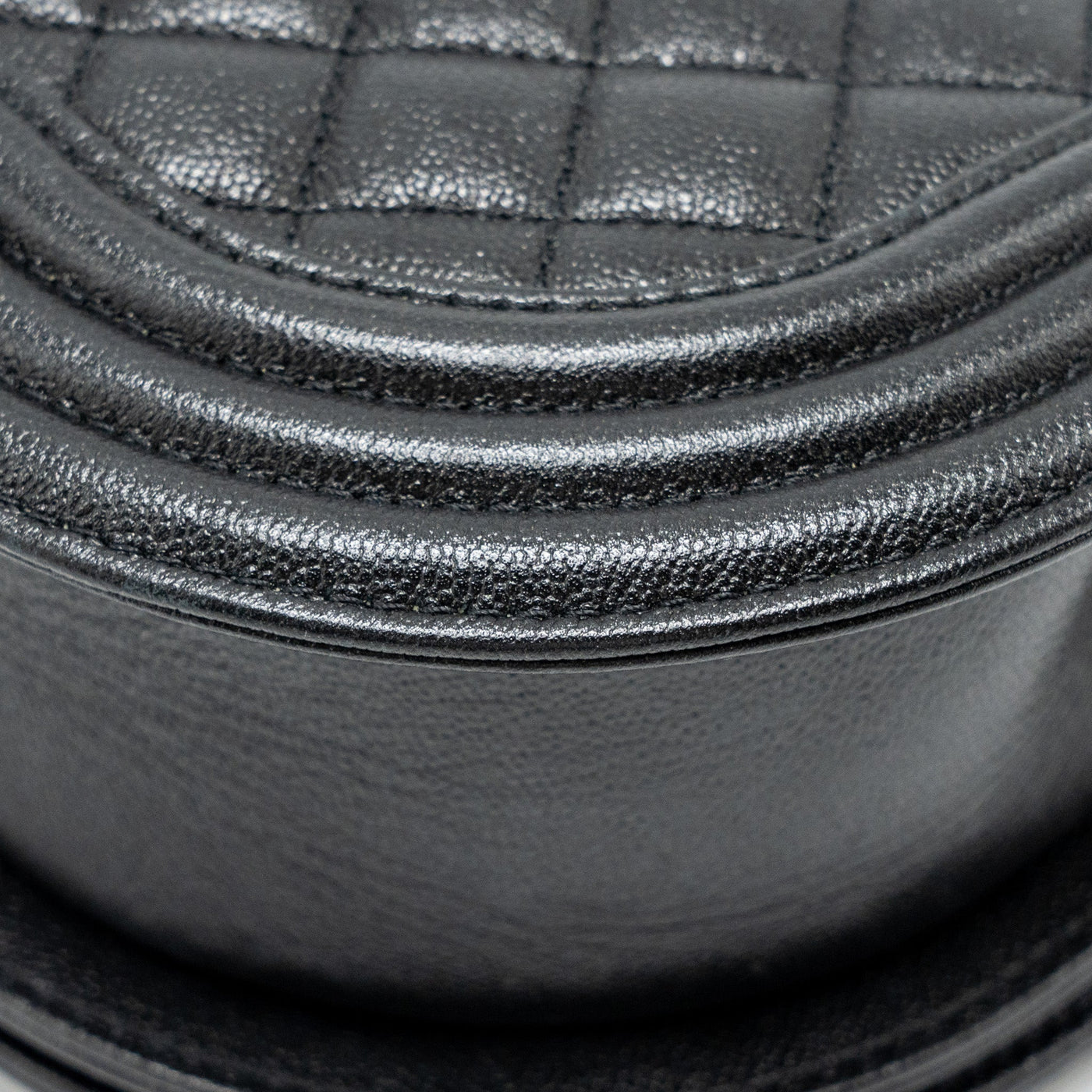 CHANEL 22A ROUND BOY MESSENGER BAG CAVIAR BLACK GHW (MICROCHIP)