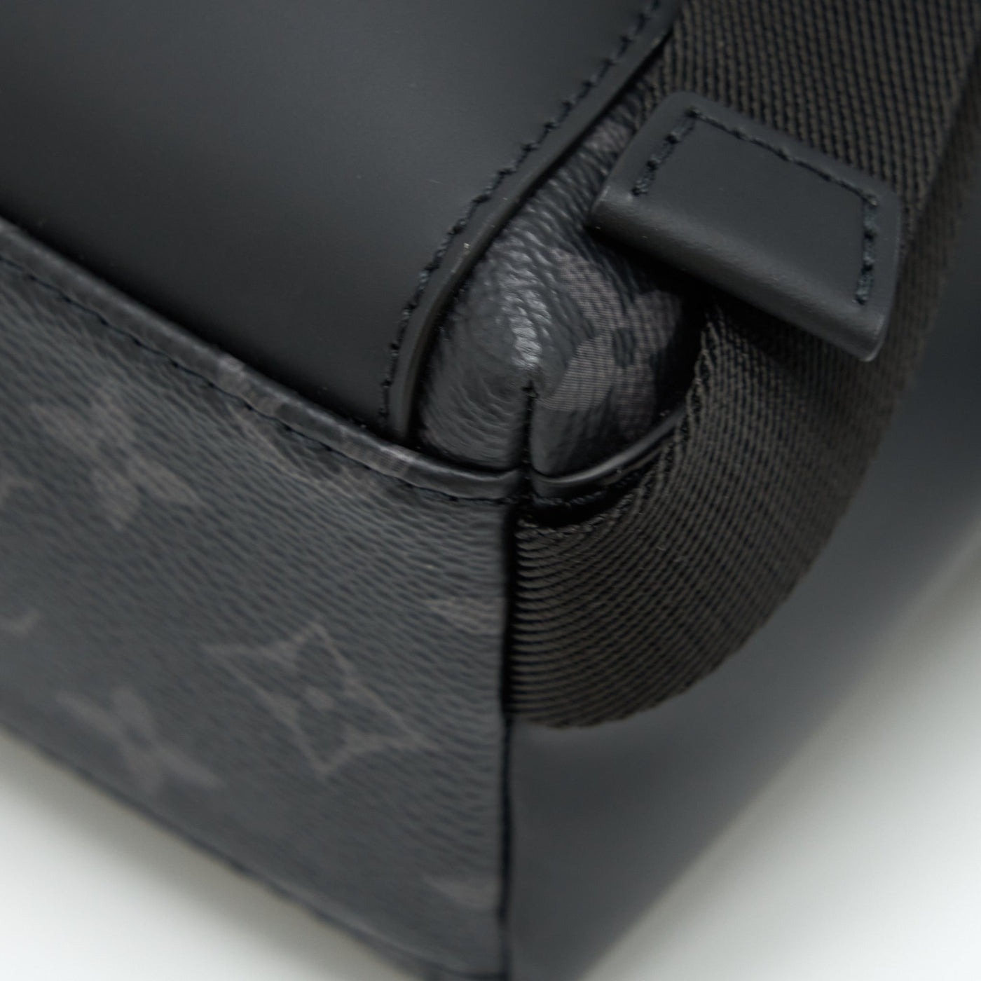 LOUIS VUITTON ECLIPSE VOYAGER MESSENGER BAG MONOGRAM CANVAS BLACK YEAR 2020