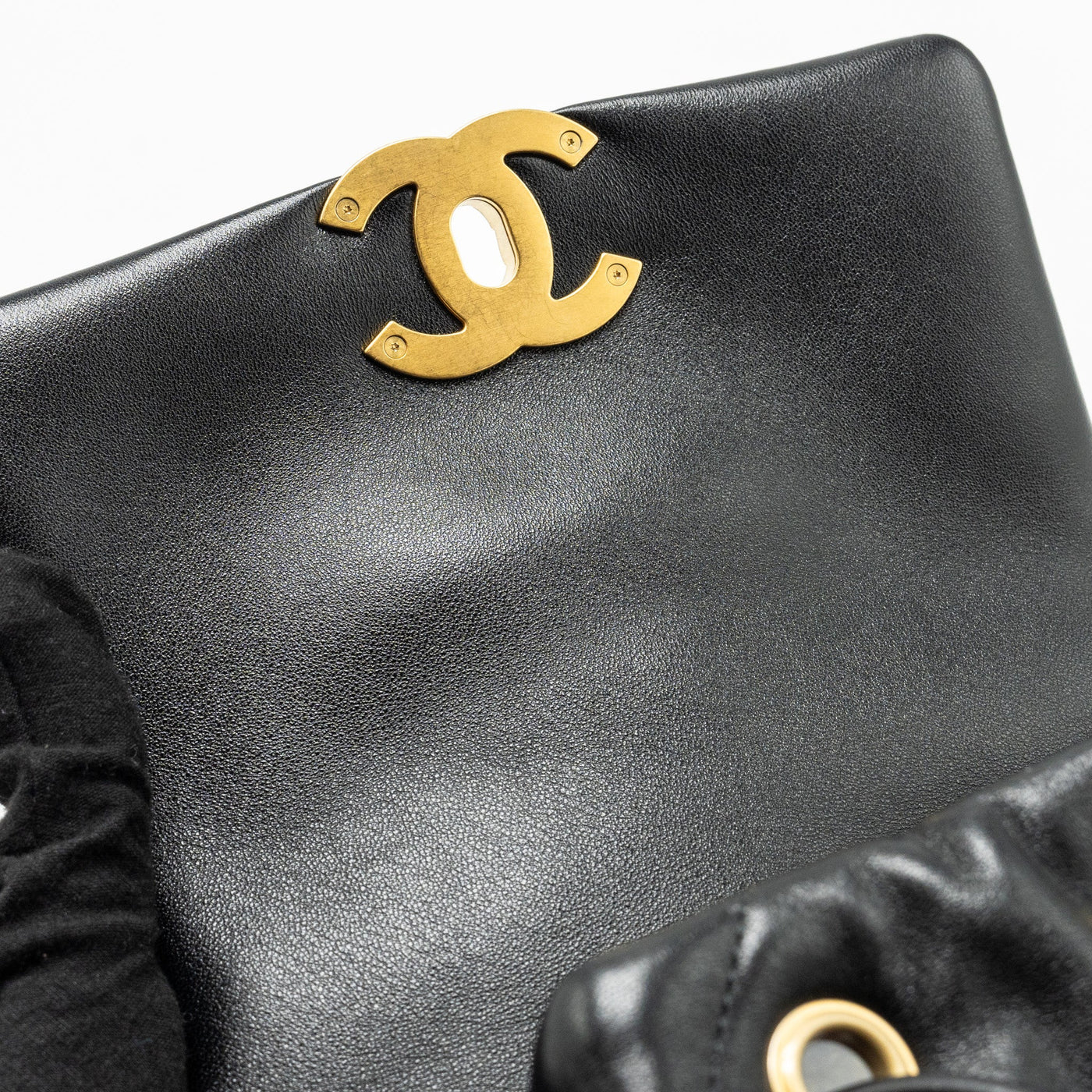 CHANEL 24C 19 BACKPACK SHINY LAMBSKIN BLACK MULTICOLOUR HARDWARE(MICROCHIP)