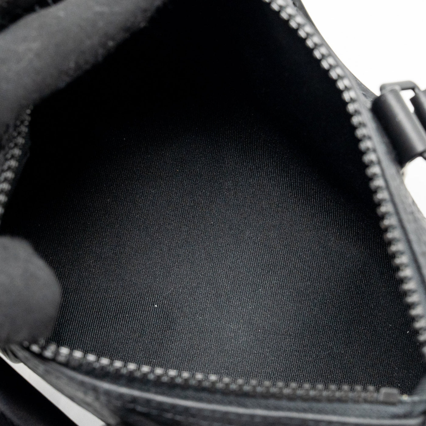 LOUIS VUITTON KEEPALL BANDOULIERE 25 MONOGRAM TAURILLON LEATHER BLACK WITH BLACK HARDWARE