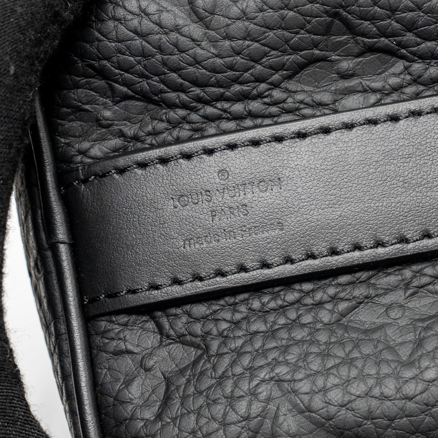 LOUIS VUITTON KEEPALL BANDOULIERE 25 MONOGRAM TAURILLON LEATHER BLACK WITH BLACK HARDWARE