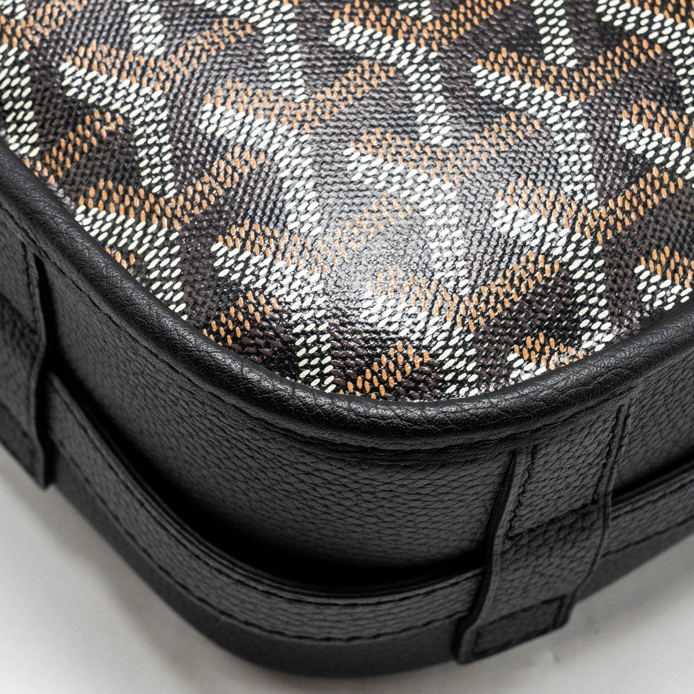 GOYARD BELVEDERE MM MESSENGER BAG GOYARDINE CANVAS/CALFSKIN BLACK SHW