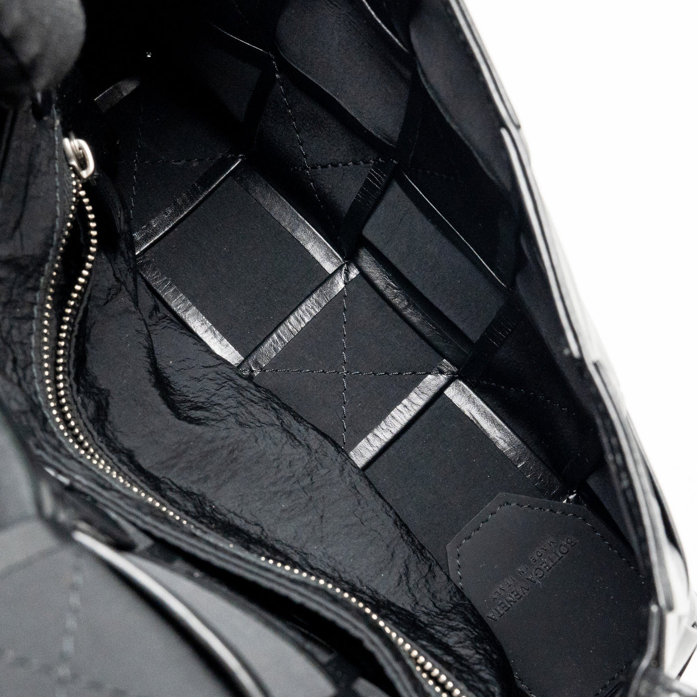 BOTTEGA VENETA CASSETTE MESSENGER BAG CALFSKIN BLACK SHW