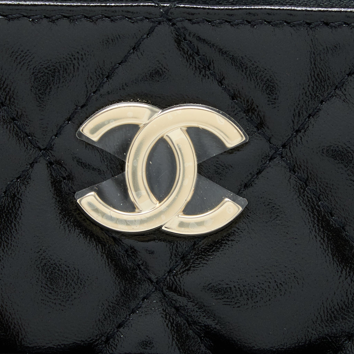 CHANEL 22A BACKPACK PATENT BLACK LGHW (MICROCHIP)