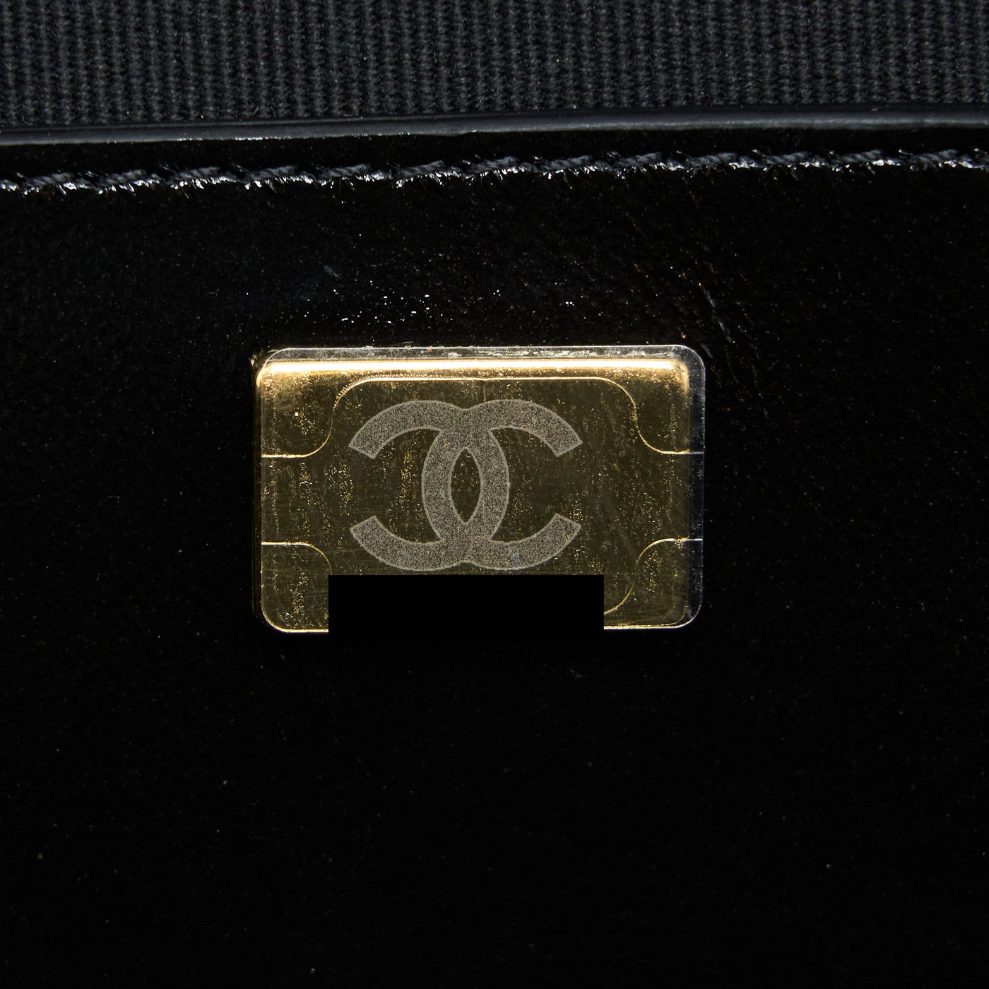 CHANEL 22A BACKPACK PATENT BLACK LGHW (MICROCHIP)