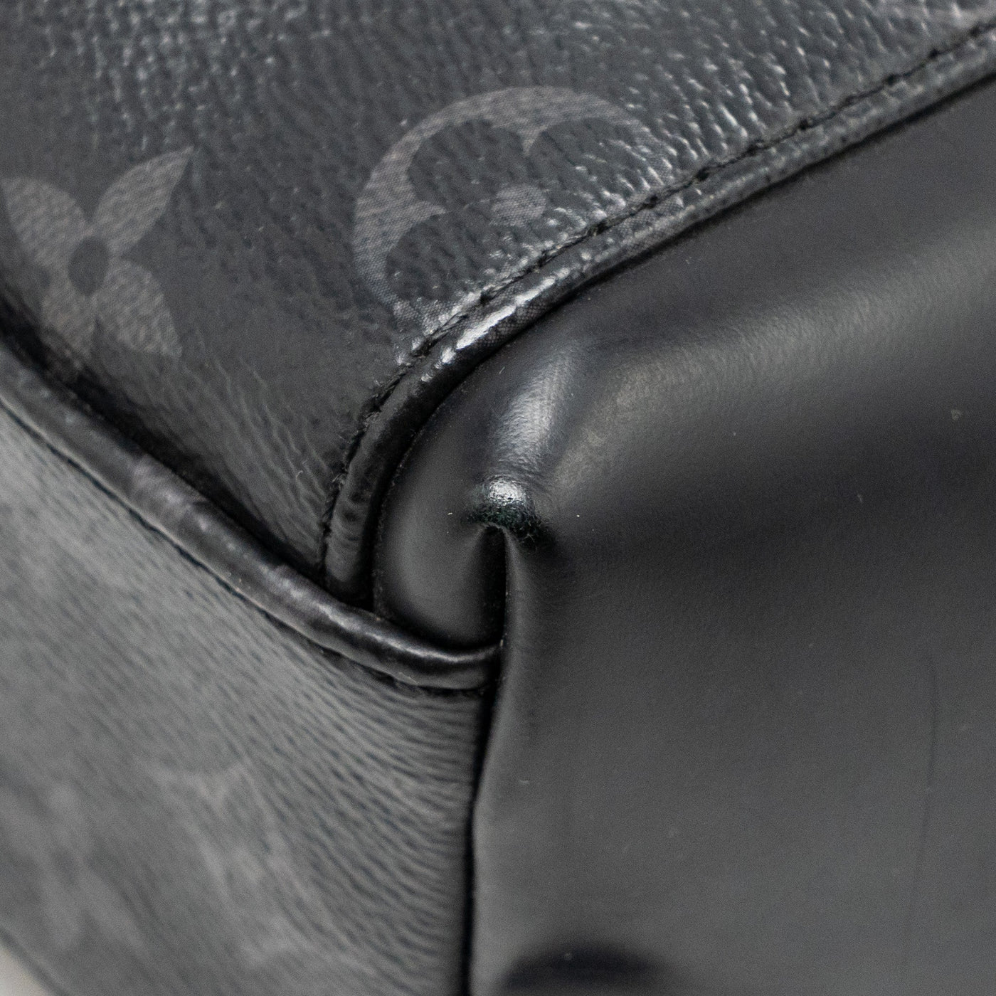 LOUIS VUITTON MESSENGER VOYAGER PM MONOGRAM CANVAS BLACK SHW