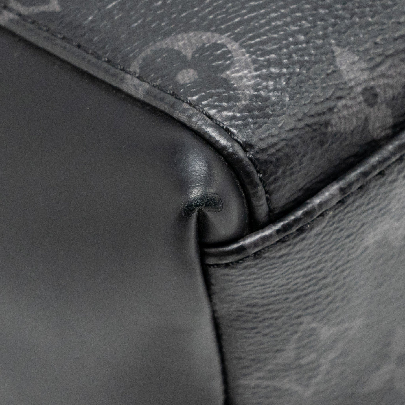 LOUIS VUITTON MESSENGER VOYAGER PM MONOGRAM CANVAS BLACK SHW