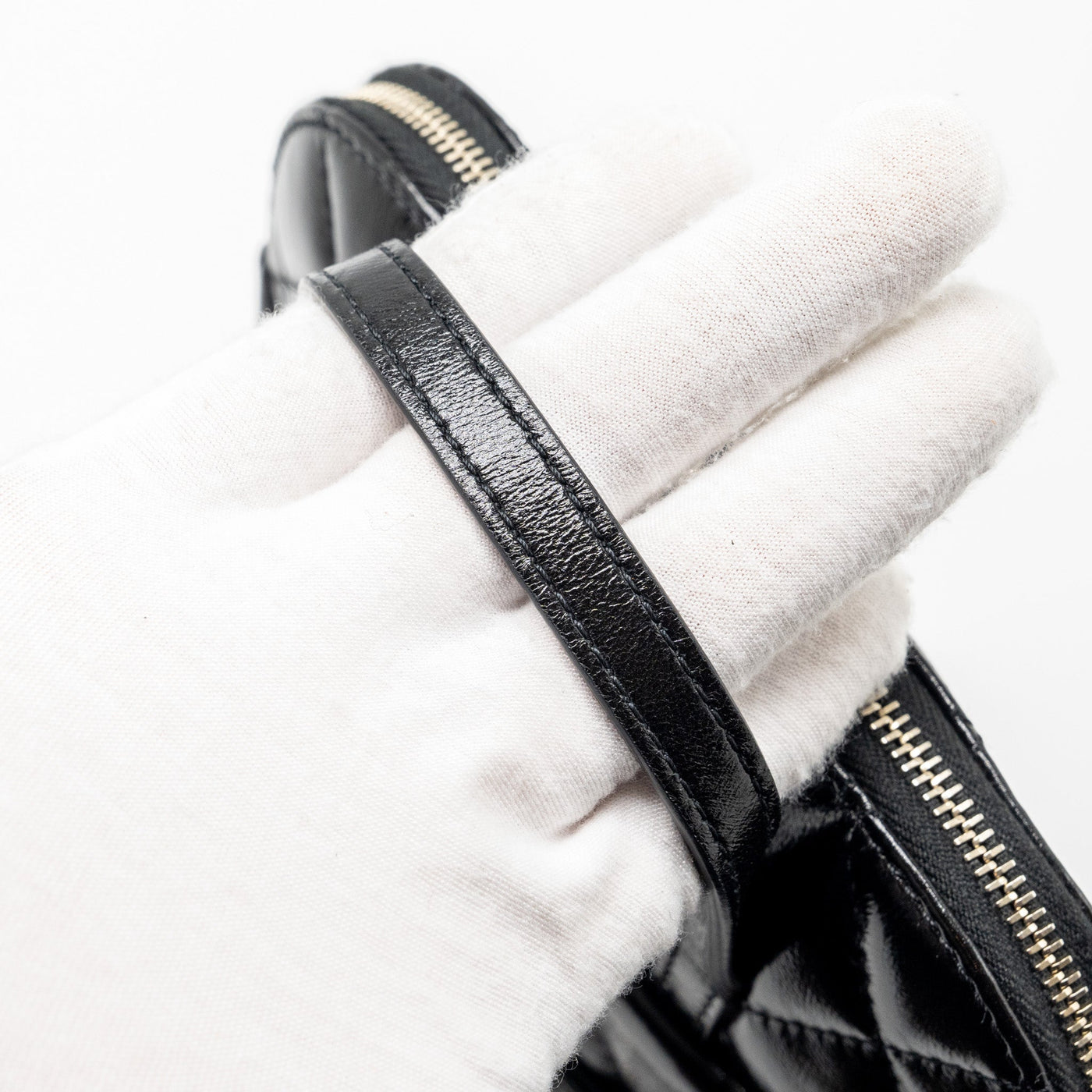 CHANEL 22A MINI BACKPACK PATENT BLACK LGHW (MICROCHIP)