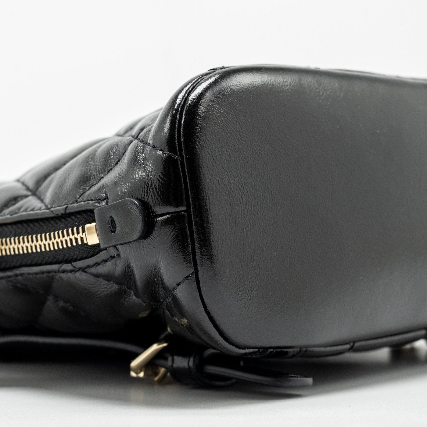 CHANEL 22A MINI BACKPACK PATENT BLACK LGHW (MICROCHIP)
