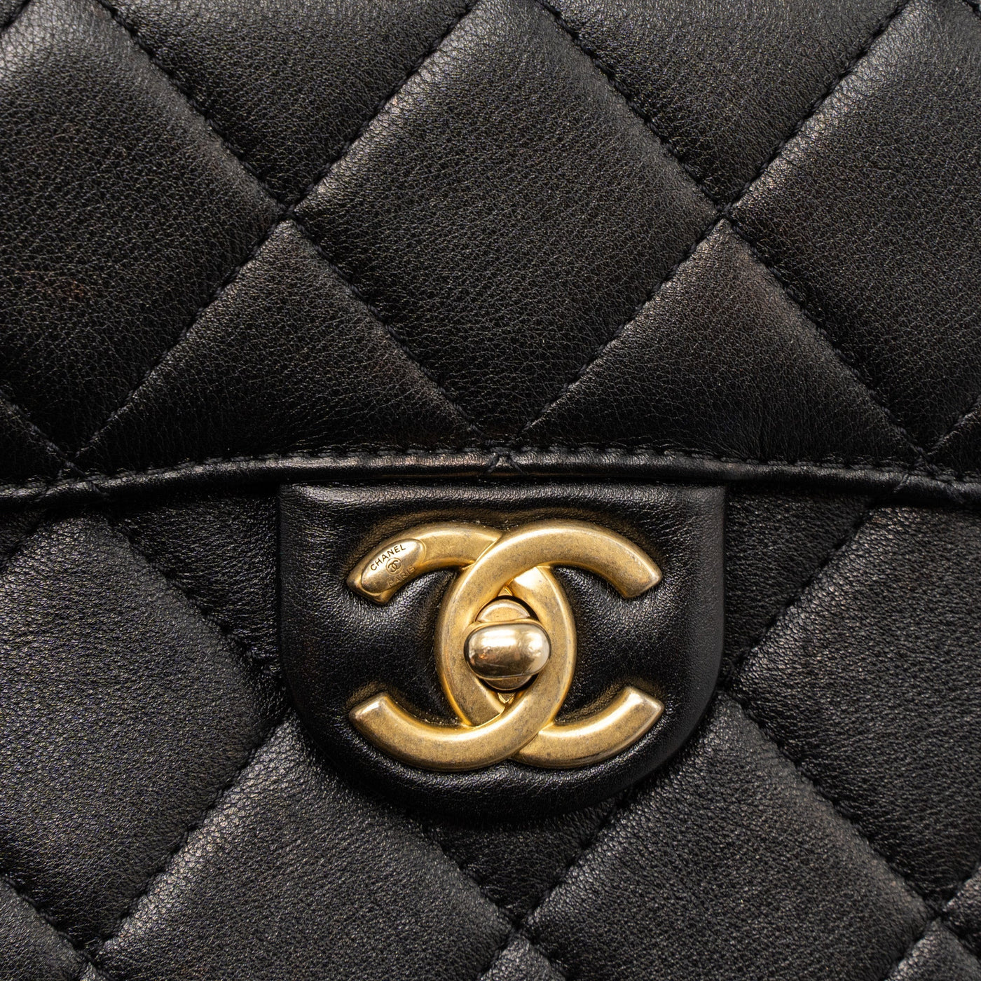 CHANEL MESSENGER BAG CALFSKIN BLACK GHW