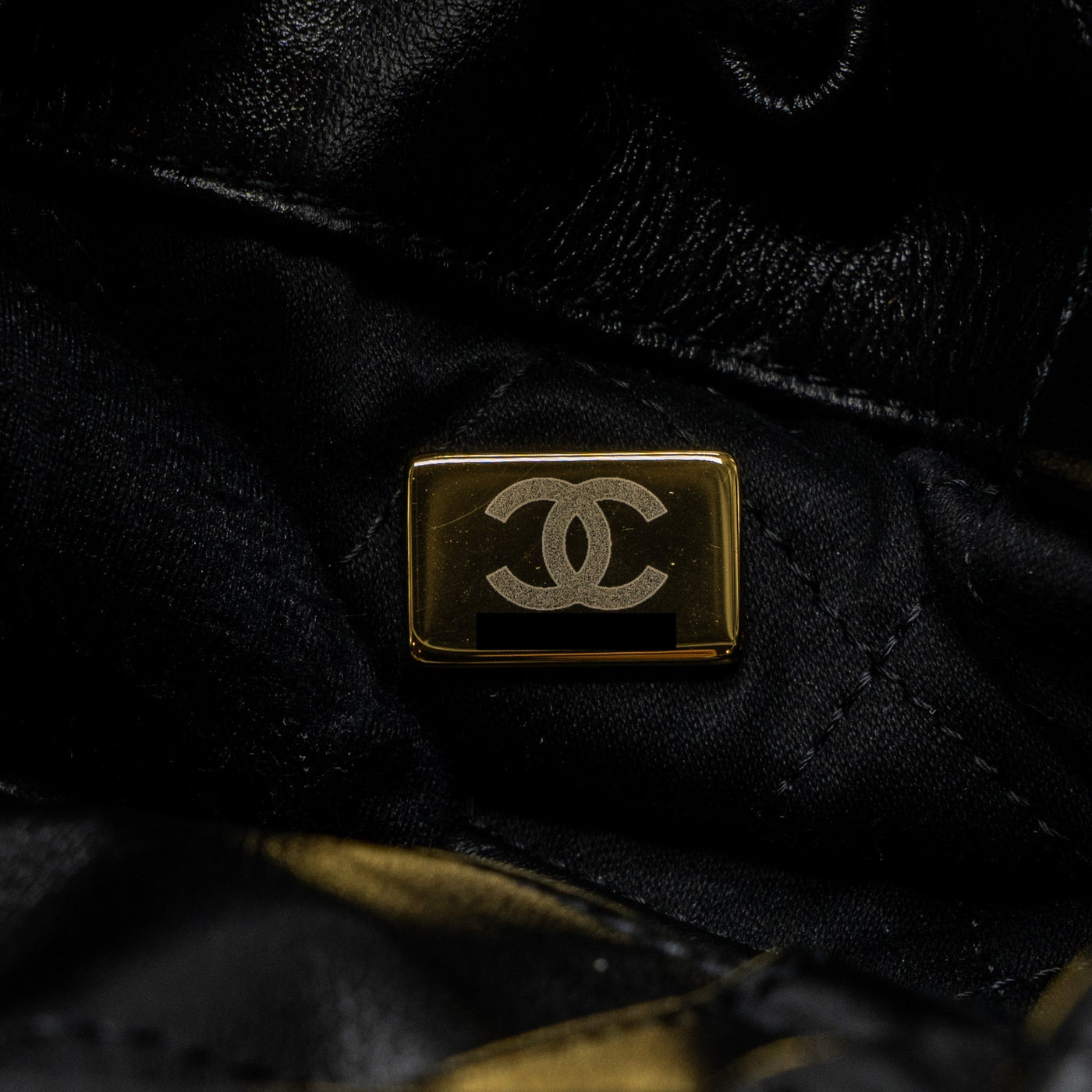 CHANEL 22 BACKPACK SHINY CALFSKIN BLACK GHW(MICROCHIP)