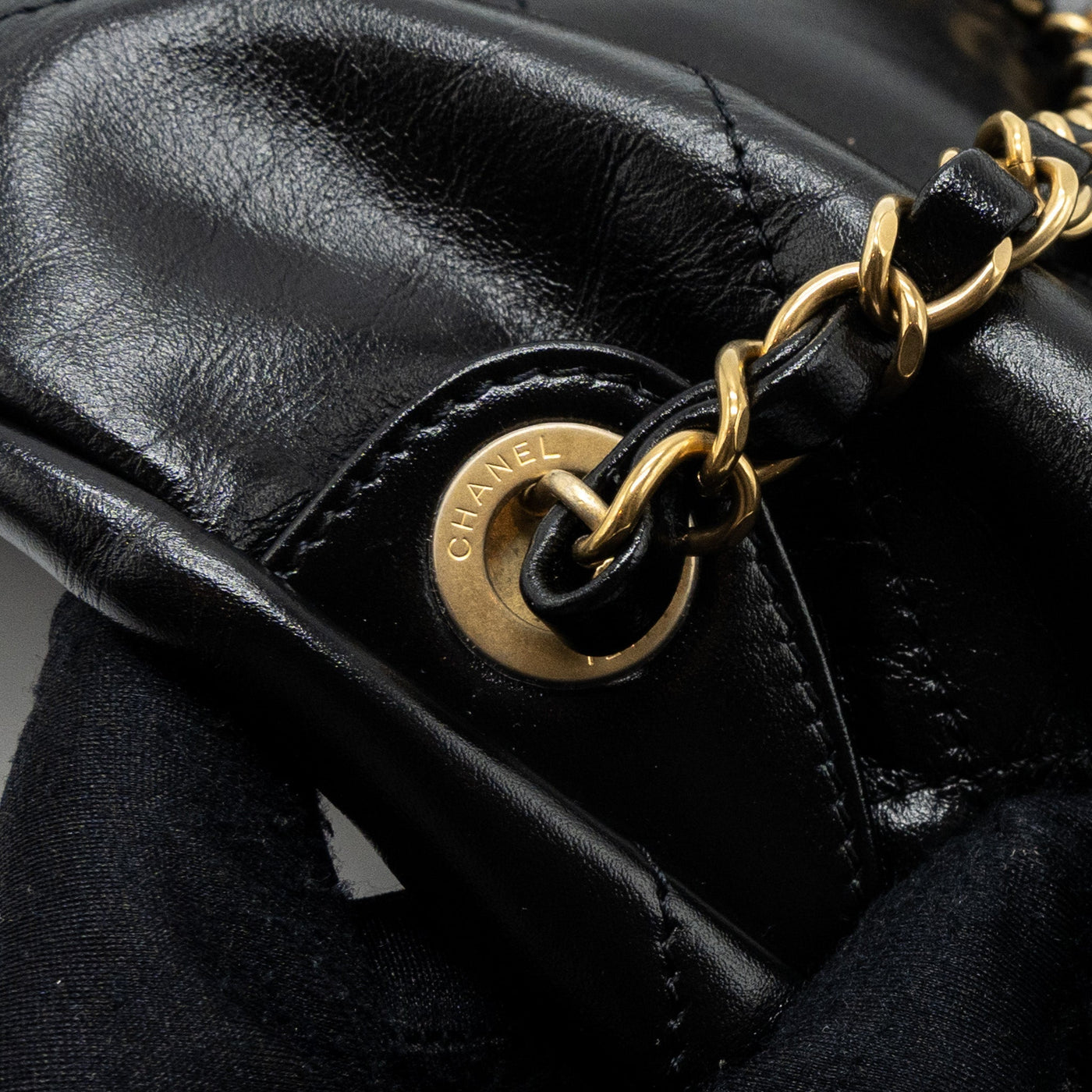 CHANEL 22 BACKPACK SHINY CALFSKIN BLACK GHW(MICROCHIP)
