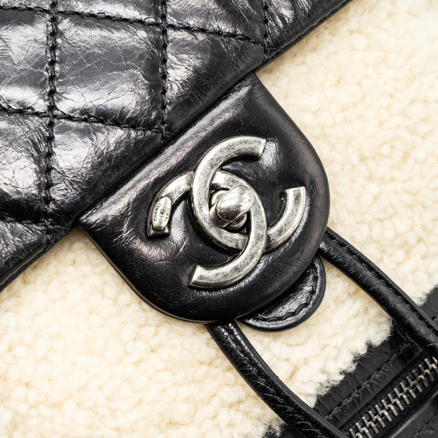 CHANEL SMALL MOUNTAIN BACKPACK QUILTED CALFSKIN / SHEARLING MULTICOLOUR RUTHENIUM HARDWARE