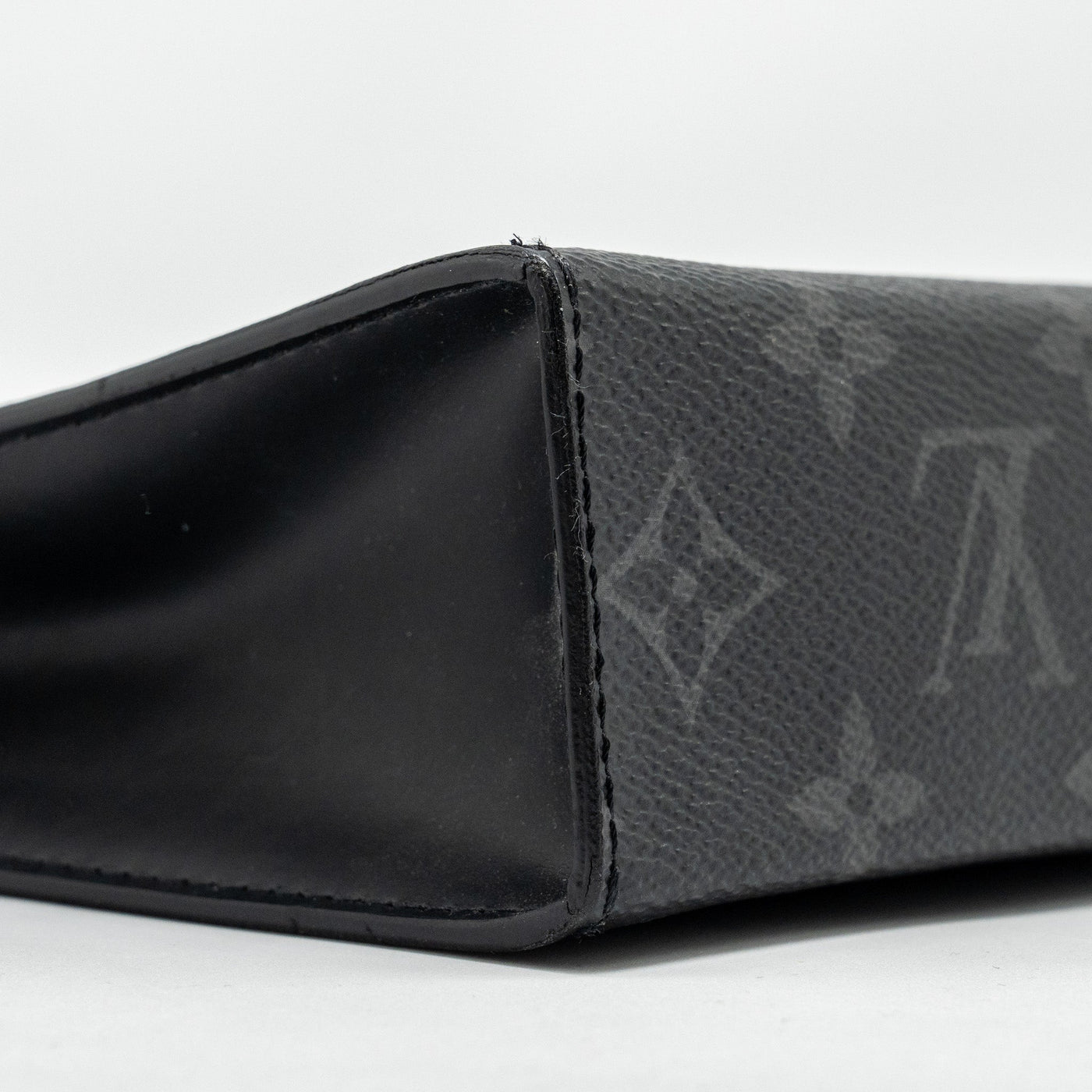 LOUIS VUITTON POCHETTE VOYAGE MONOGRAM CANVAS BLACK SHW