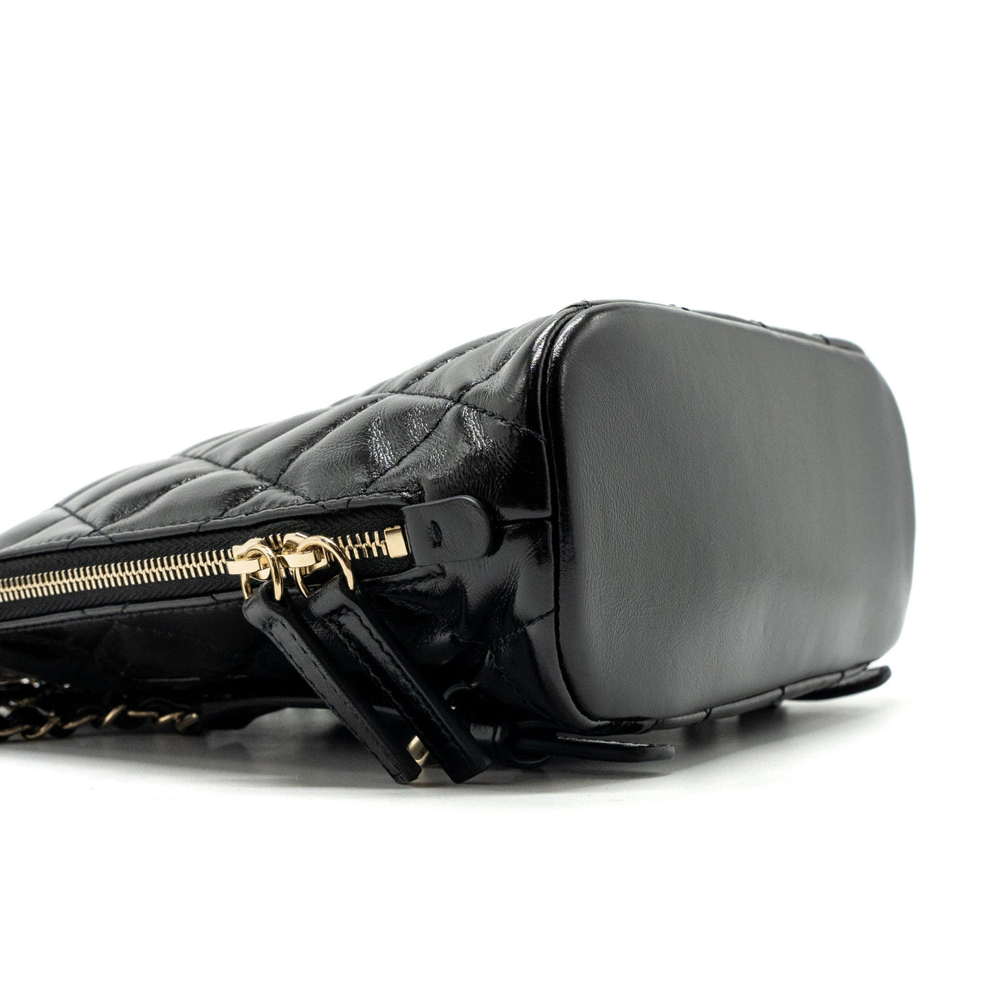 CHANEL 22A BACKPACK PATENT BLACK LGHW (MICROCHIP)