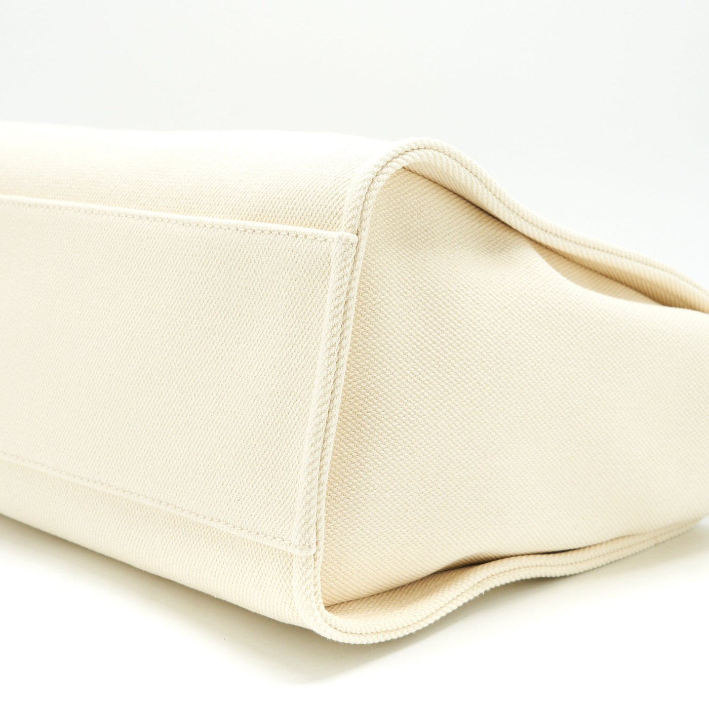 CHANEL DEAUVILLE TOTE BAG IN CREAMY WHITE/ BEIGE GHW