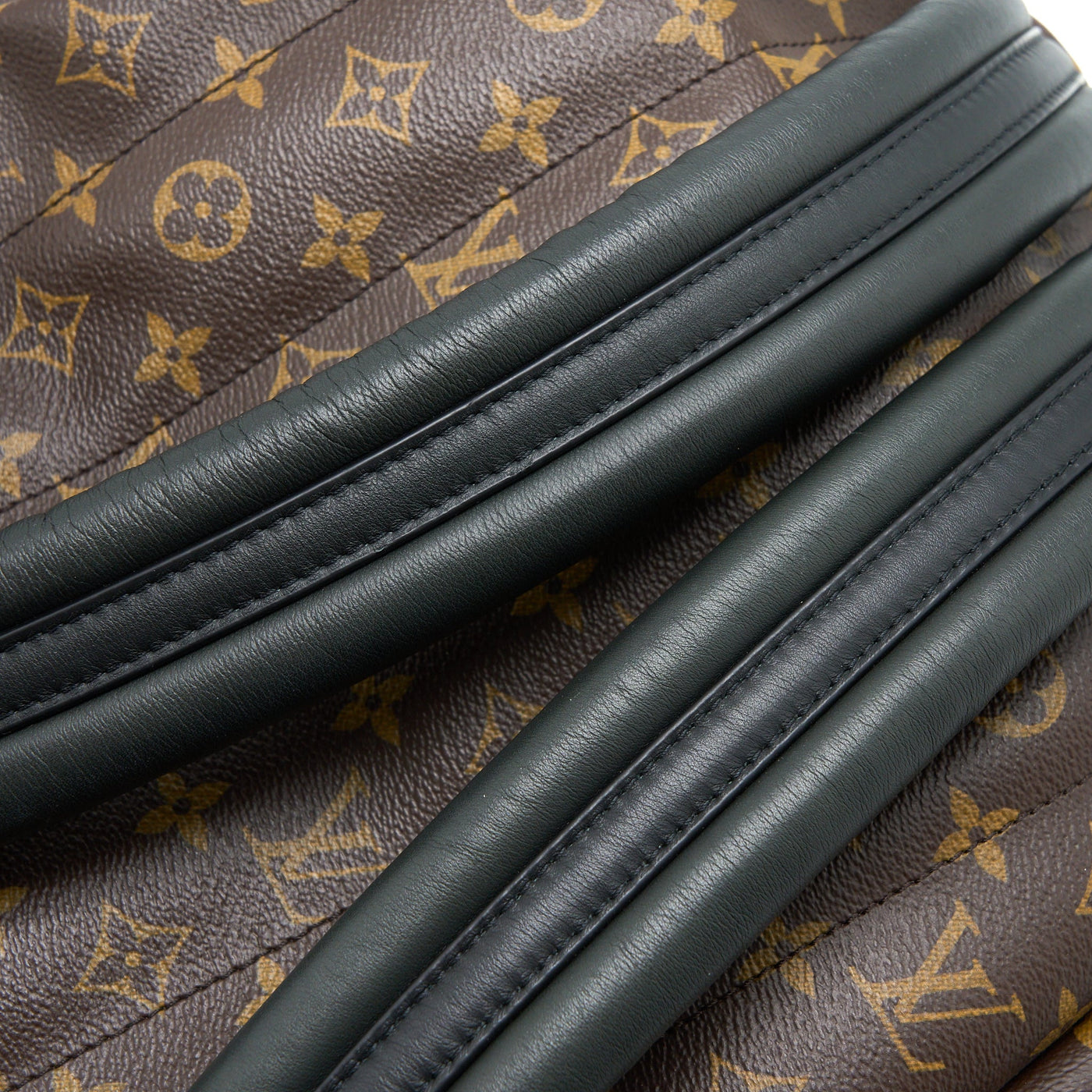 LOUIS VUITTON PALM SPRING BACKPACK MM MONOGRAM CANVAS GHW