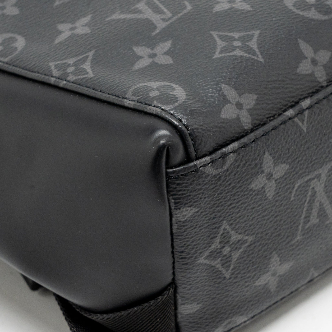 LOUIS VUITTON MESSENGER VOYAGER PM MONOGRAM ECLIPSE BLACK SHW