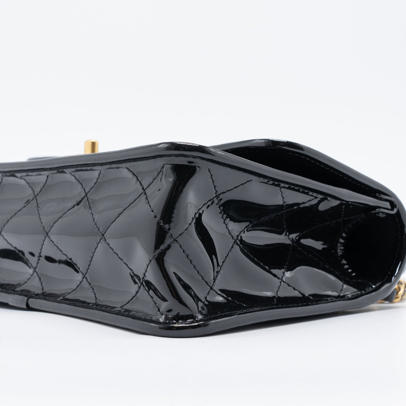 CHANEL 22K TOP HANDLE MESSENGER BAG PATENT LEATHER BLACK BRUSHED GHW (MICROCHIP)